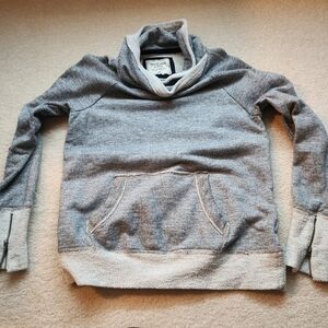 Abercrombie & Fitch pullover in a marled navy size medium.